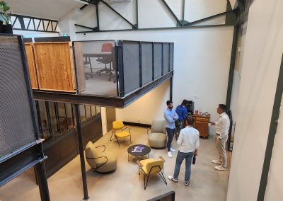 Vue sur l'espace accueil chez NOO, bureaux à louer Oullins