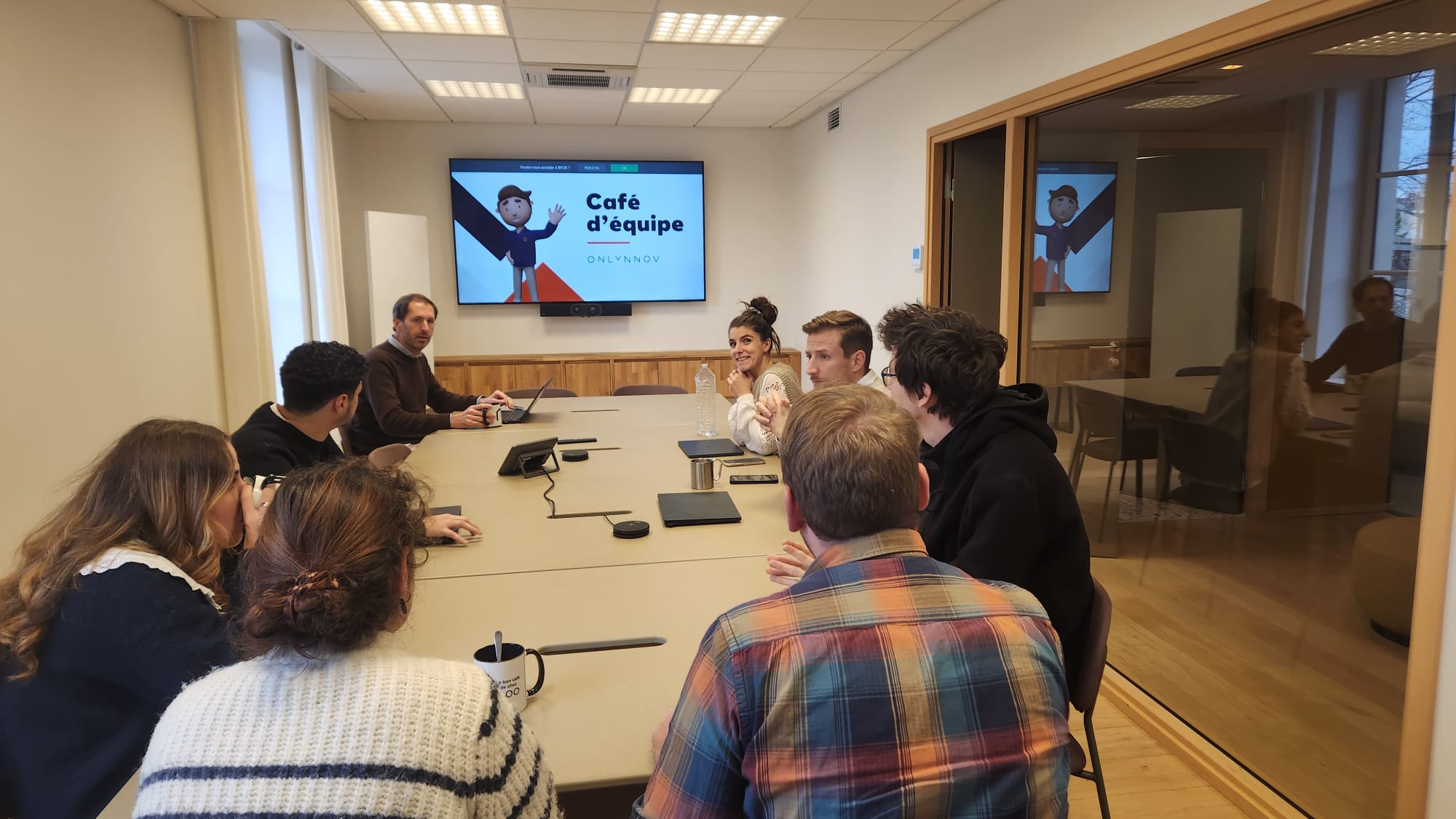 Salle de réunion pour AG et réunion d'associés chez NOO, proche Brignais