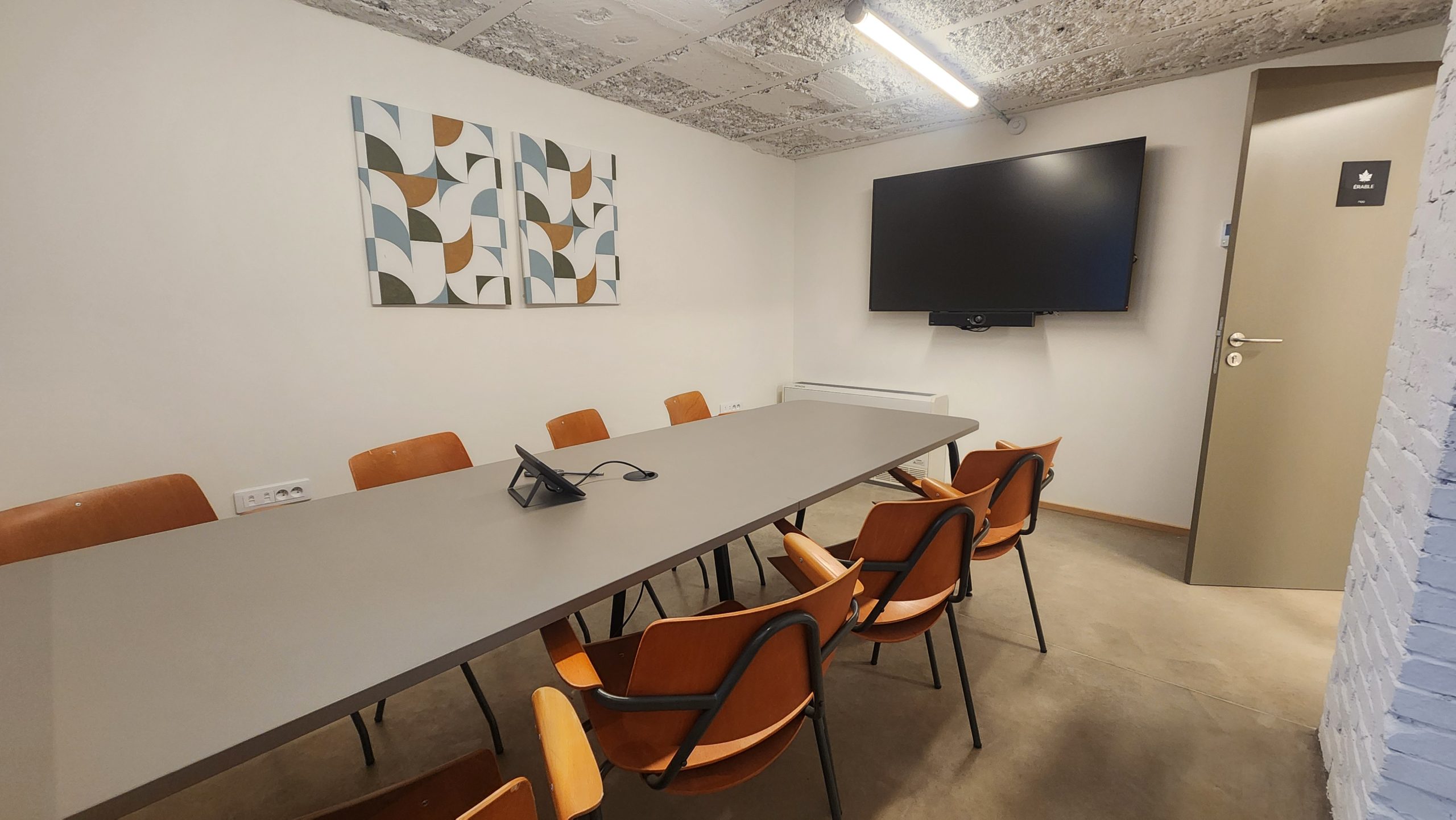 Salle de réunion pour AG et réunion d'associés chez NOO, proche Brignais