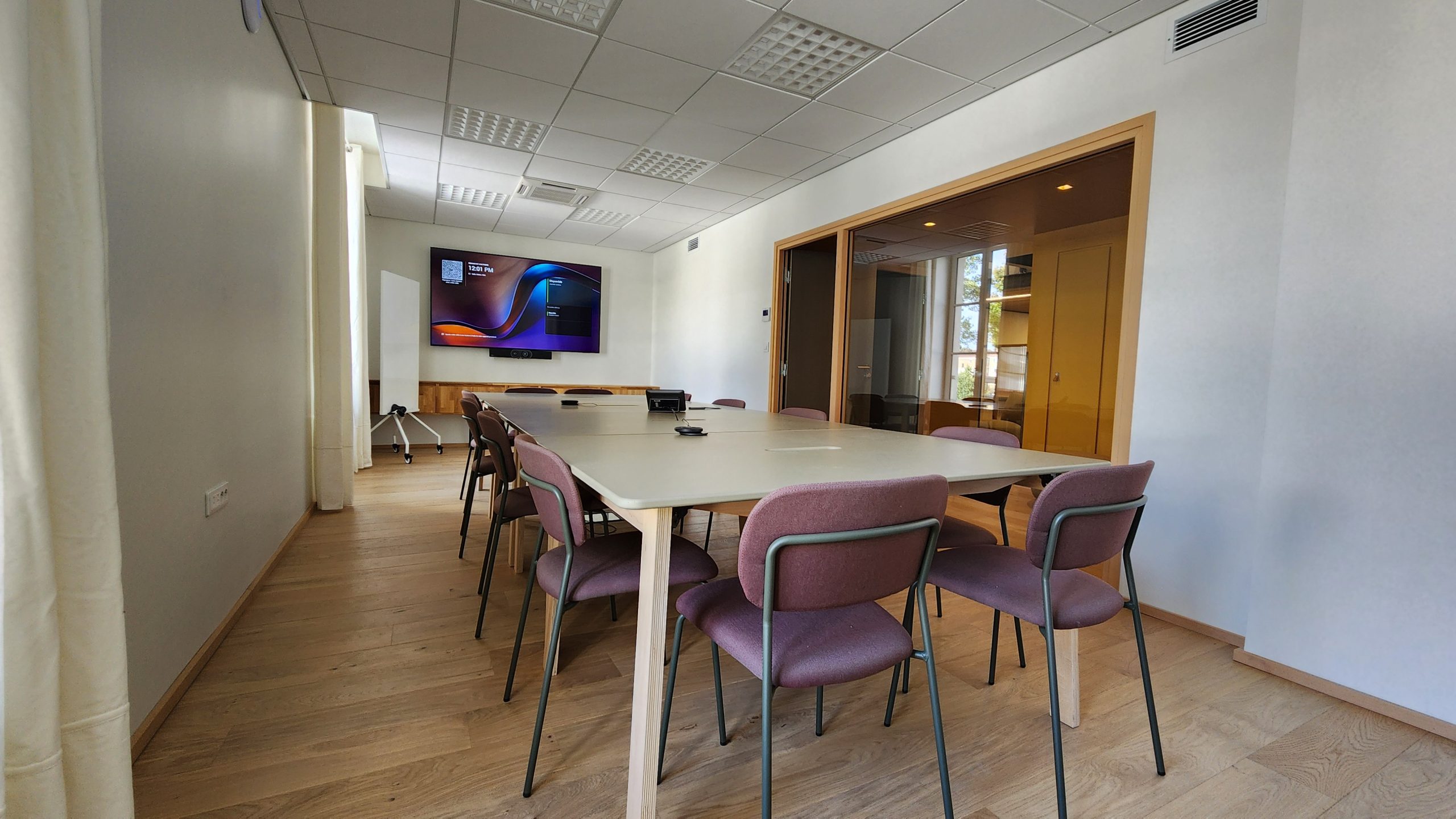 Salle de réunion pour AG et réunion d'associés chez NOO, proche Brignais